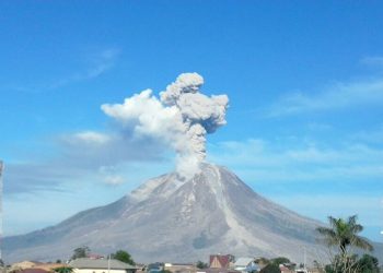 Gunung Sinabung Dua Kali Erupsi