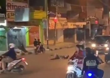 Viral, Remaja Ambruk Diduga Dibacok Gengster