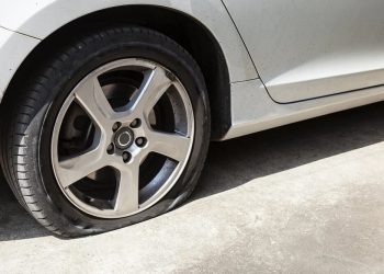 Kenali Penyebab Ban Sering Kurang Angin