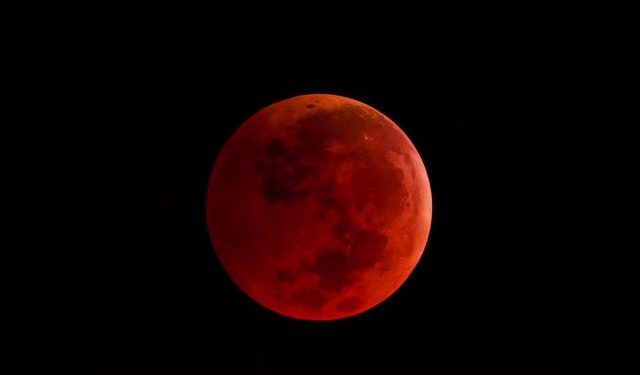 Tuntunan Salat Gerhana Bulan