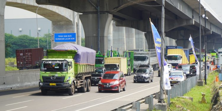 Sudah 648 Kendaraan yang Diminta Putar Balik Saat Melintas di Tol Jakarta Cikampek