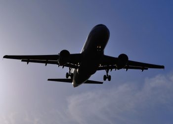 Pesawat Jatuh di Pemukiman Penduduk, Empat Orang Tewas