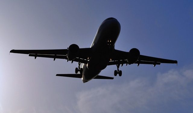 Pesawat Jatuh di Pemukiman Penduduk, Empat Orang Tewas