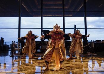 The Apurva Kempinski Bali Pamerkan Karya Seniman Topeng Asal Singapadu