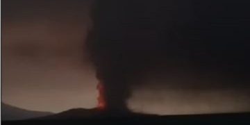 Anak Krakatau Erupsi, Abu Vulkanik Sampai Jakarta 